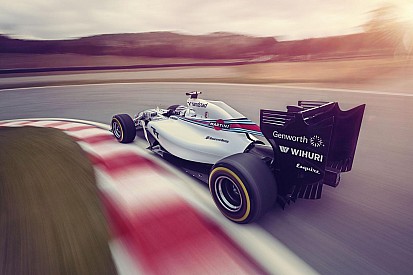 Pályára vitték a Williams Martini Racing festésű FW36-ot