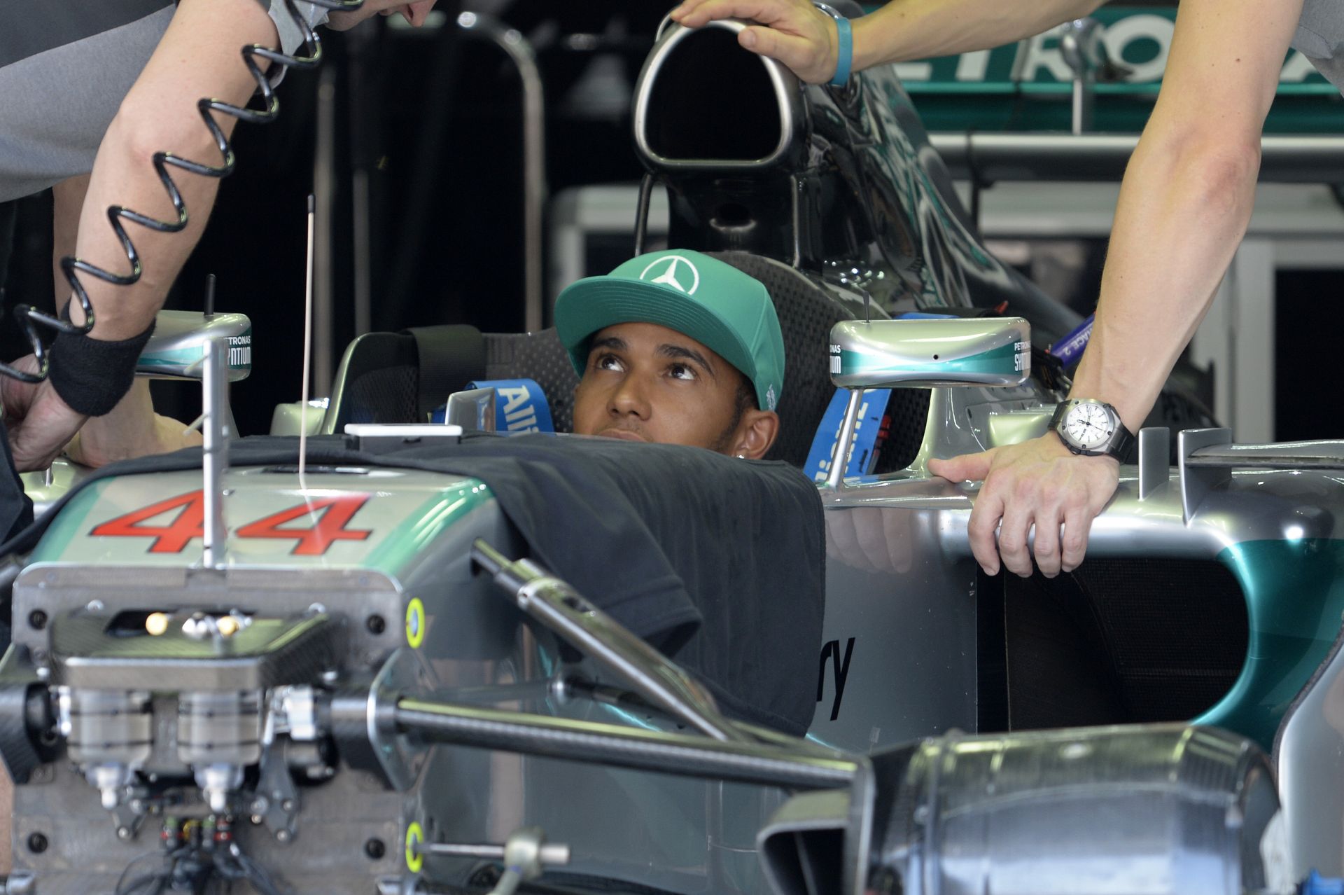 Hamilton-Raikkönen-Rosberg trió az első edzésen Malajziában, a Lotus haldoklik
