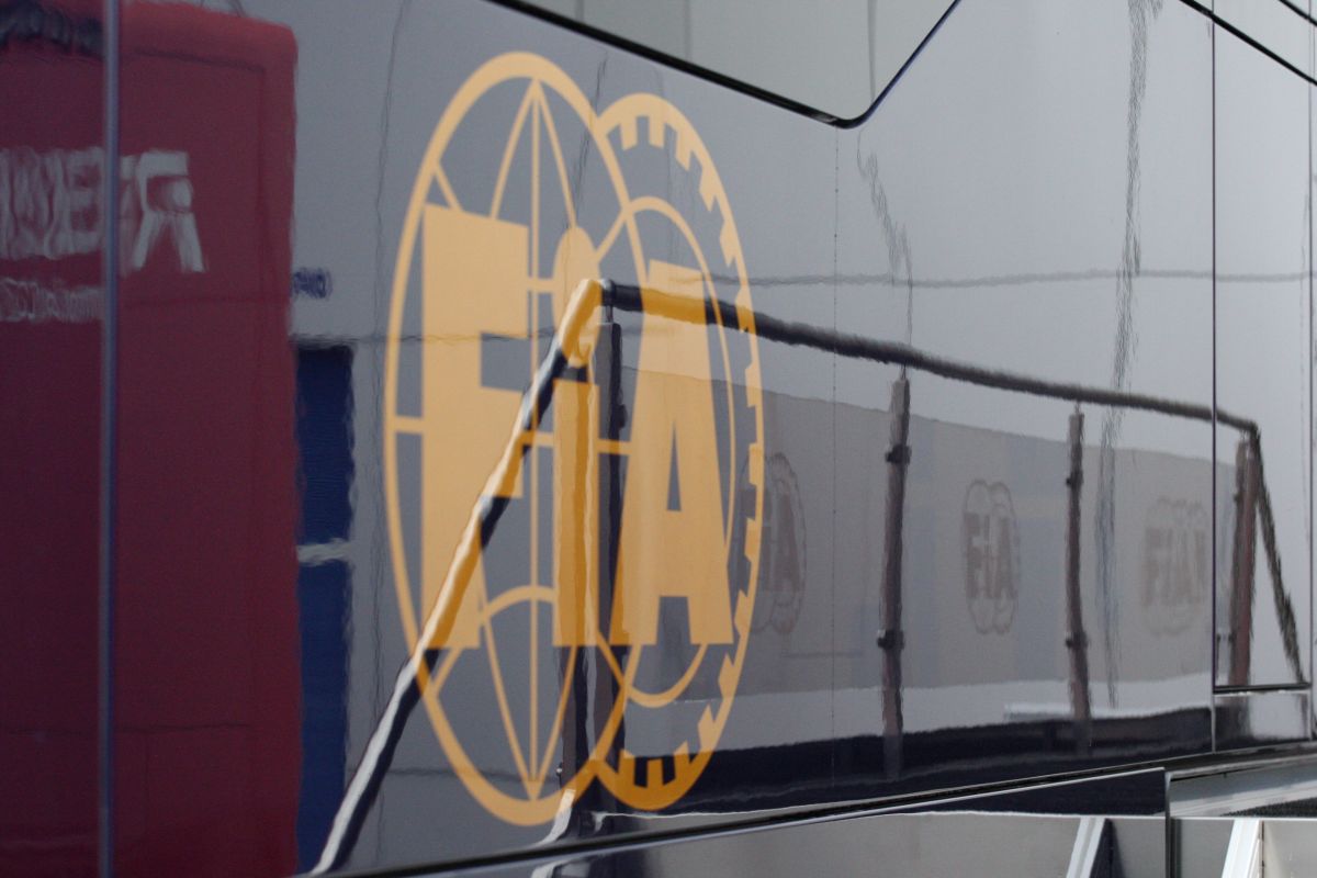 Az FIA mindent lát: szigorúbban figyelik, hogy valaki lassított-e sárga zászló alatt