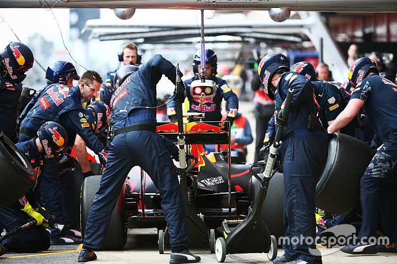 Red Bull presenta nueva estrategia de software para evitar desastres en pitstops