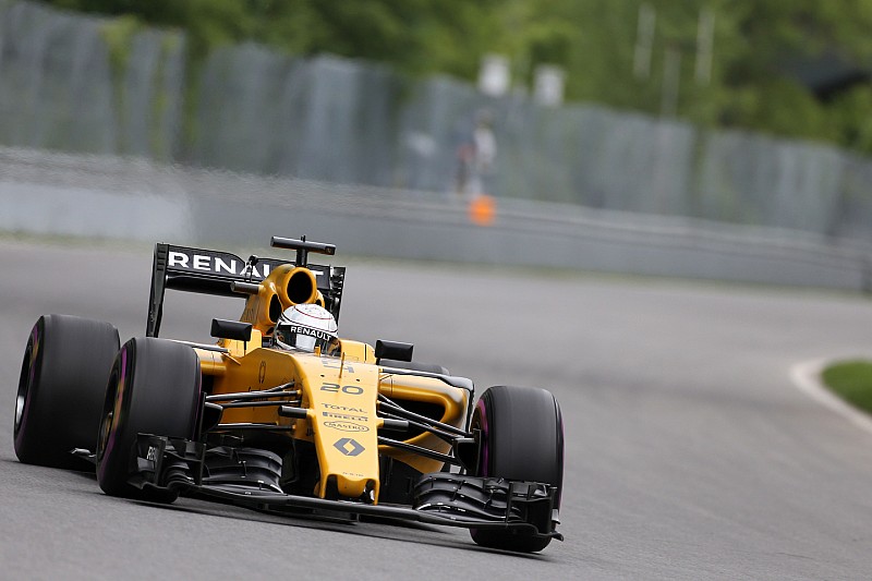 Magnussen mist kwalificatie na crash tijdens derde training