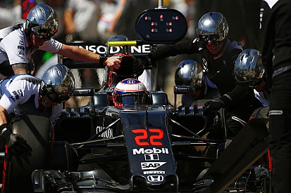 A Button le faltó ayuda para llegar al Q3