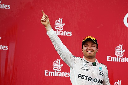 Rosberg se pasea en Bakú; los españoles se van de vacío