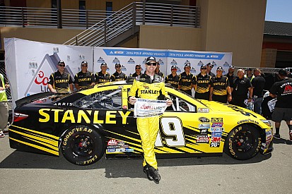 Edwards vence a Allmendinger por la pole en Sonoma