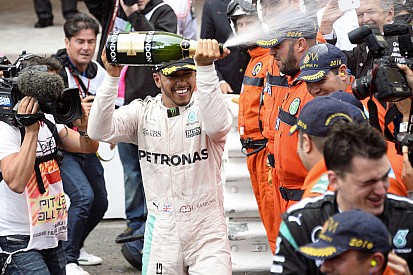 Egy győzelem nem sok mindenen változtat Hamilton szerint