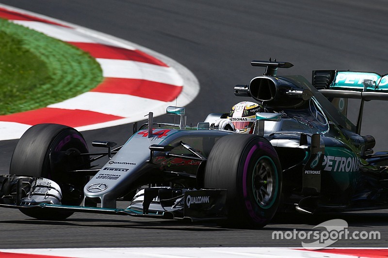 Hamilton vreest voor bandenstrategie Ferrari en Red Bull