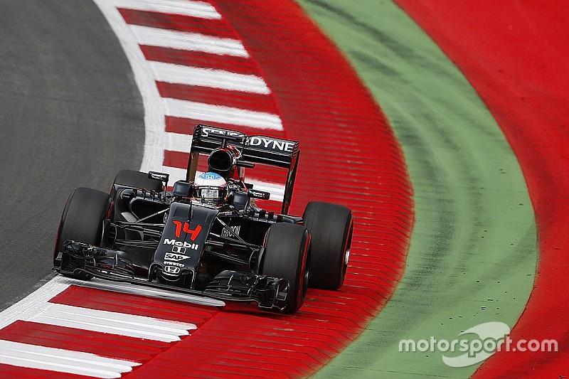 McLaren culpa en el fallo con Alonso a un error de comunicación
