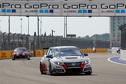 TCR Sochi: Grachev wint zijn thuisrace