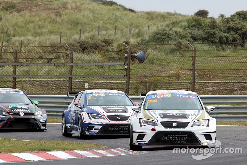 TCR Zandvoort: Van Hooydonk en Hezemans winnen in Zandvoort