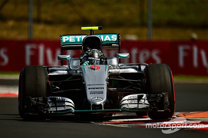Stewards spreken Rosberg vrij na gele vlag-incident