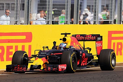 Ricciardo: "Me costó mucho contener a Vettel"