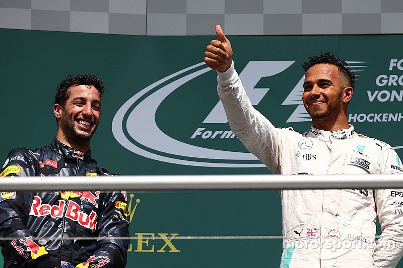 Fotogallery: il trionfo di Hamilton e la domenica nera Ferrari
