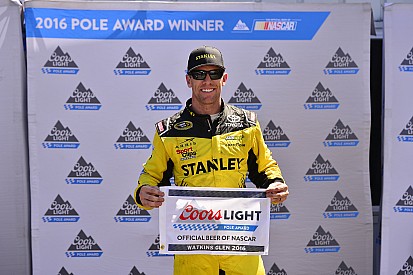 Carl Edwards obtiene la pole position para Watkins Glen