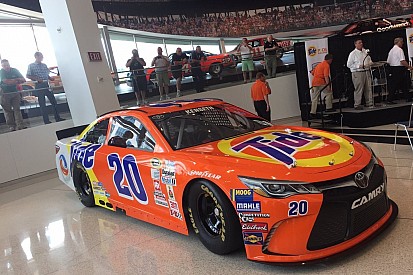Regresa diseño retro de Tide para fecha en Darlington