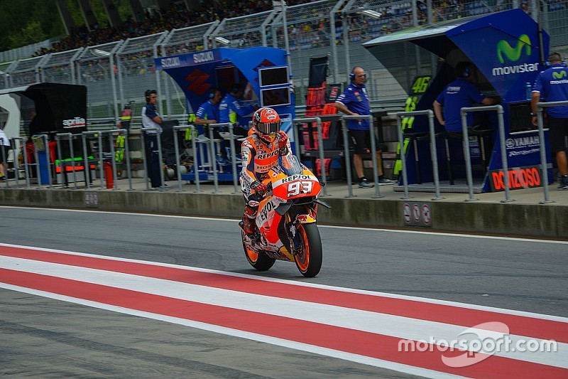 Гонщики MotoGP розкритикували систему зв’язку пітлейн-гонщик