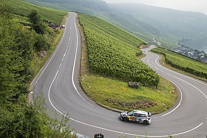 Rallye Deutschland: Mikkelsen führt, Ogier holt auf