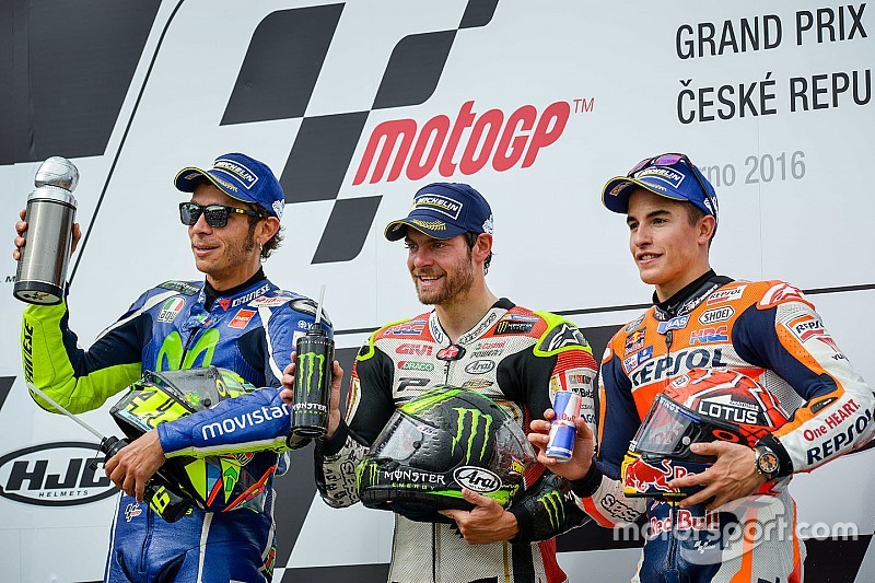 Rossi denkt dat titelstrijd voorbij is, Marquez vindt van niet