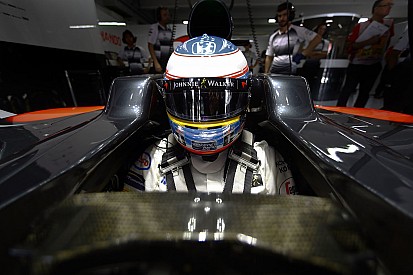 Hamilton: "Spero che Alonso non si ritiri, vorrei lottare di nuovo con lui"