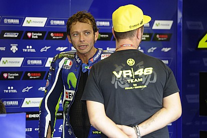 Rossi compite en Cattolica con los pilotos del VR46 (vídeo)