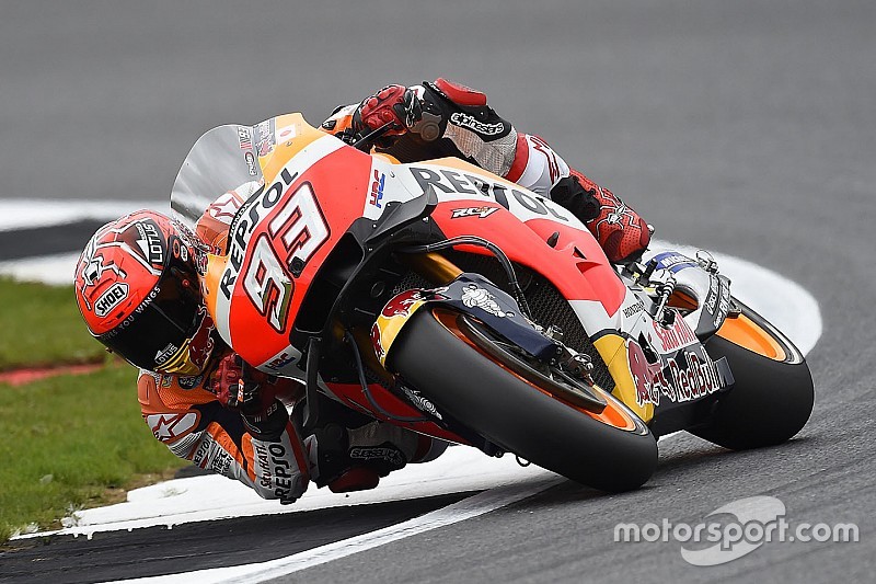 Márquez: “Una de mis virtudes es que no tengo miedo a caerme”
