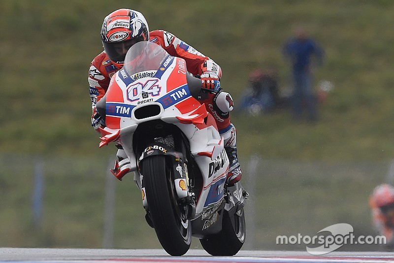 Brutta caduta e botta al ginocchio per Dovizioso, ma domani correrà