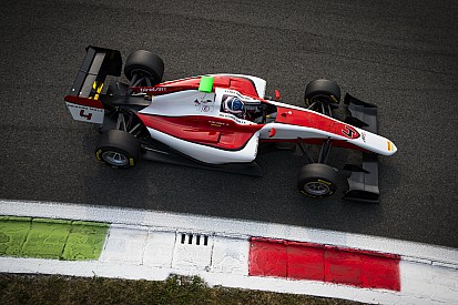 Gara 2: De Vries conquista la prima vittoria, Leclerc costretto al ritiro