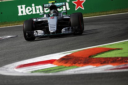 Tussenstand: Rosberg leidt bloedstollend slot in