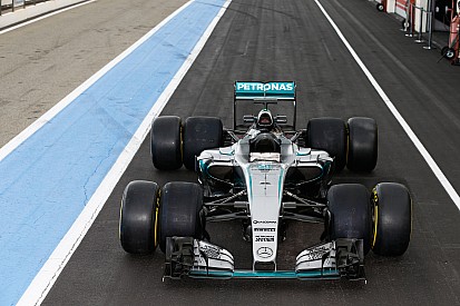 Mercedes en Ferrari testen 2017-banden in Frankrijk en Spanje