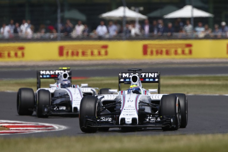 LOL: Massa és Bottas arcot cserélt egymással