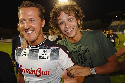 Alonso, Massa, Verstappen és a többiek már javában fociznak!