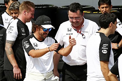 Íme a McLaren fincsi 50-es tortája!