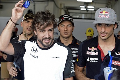 Óriási: videón, ahogy Alonso és Sainz megőrül a Real Madrid BL győzelmekor