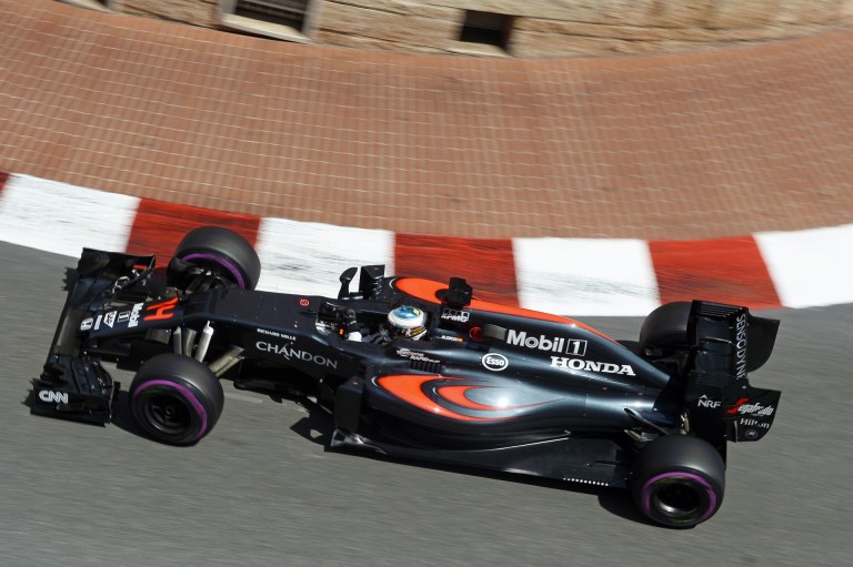 Alonso ma jól bevásárolt a Pradában! Egy ötödik hely Monacóban...