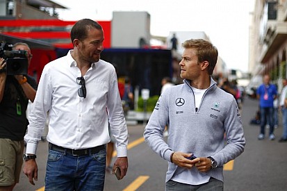Rosberg Vespával csapatta!