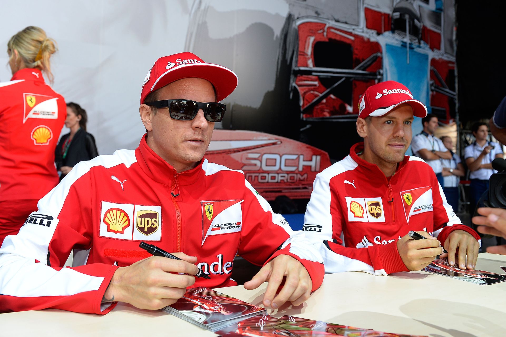 Vettel nevetgél, Kimi majd megfagy a munka közben Kanadában