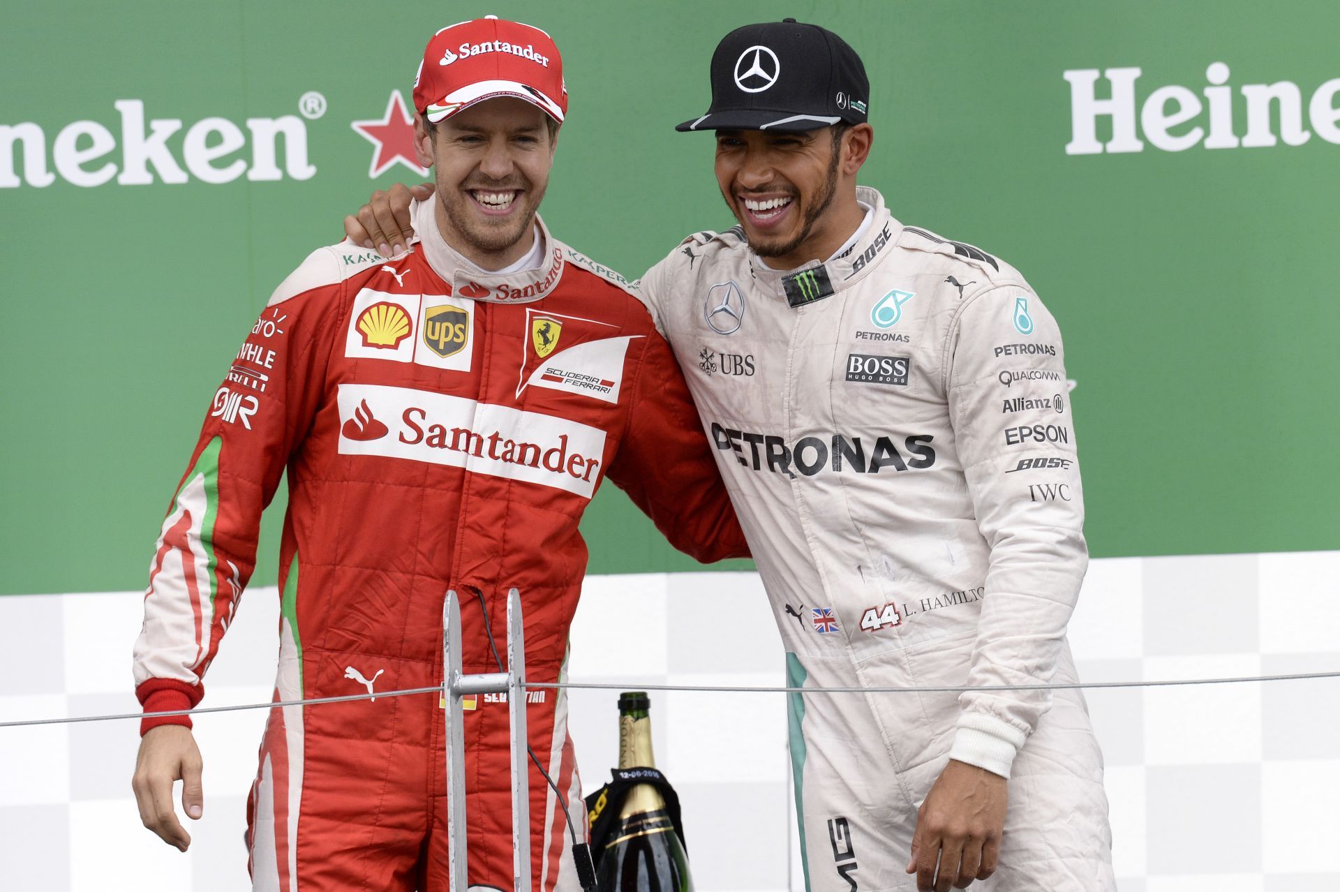 Képgaléria Hamilton és Vettel közös örömködése Kanadából