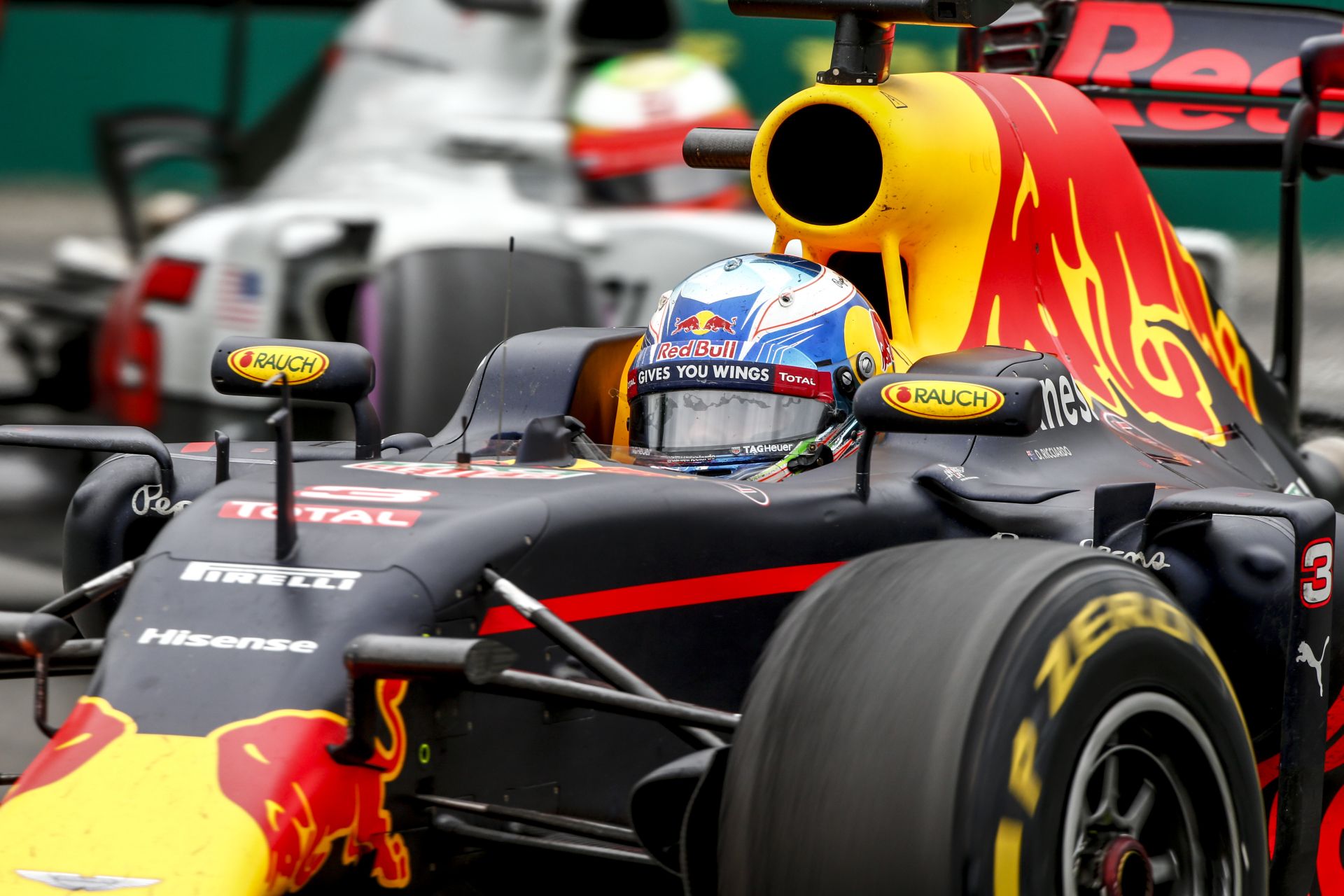 Nemcsak Verstappen tud komolyan autót törni a Red Bullnál: akkor most Ricciardo is