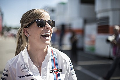 Susie elviszi egy körre a férjét: vajon Toto mennyire fog parázni?