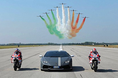 Dovizioso y Dall’Igna vuelan con un caza del ejercito italiano