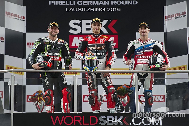WSBK на Лаузітцринзі: Приголомшлива перемога Девіса і аварія Рея