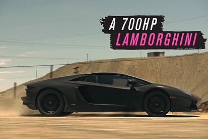 Így kell reklámfilmet csinálni egy játékhoz: 700 lóerős Lamborghini Aventadorral