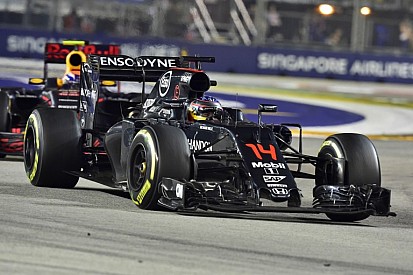 F1 2016: Alonso alázott a McLarennel Szingapúrban! Fél kézzel előzött és társai... LIKE A BOSS