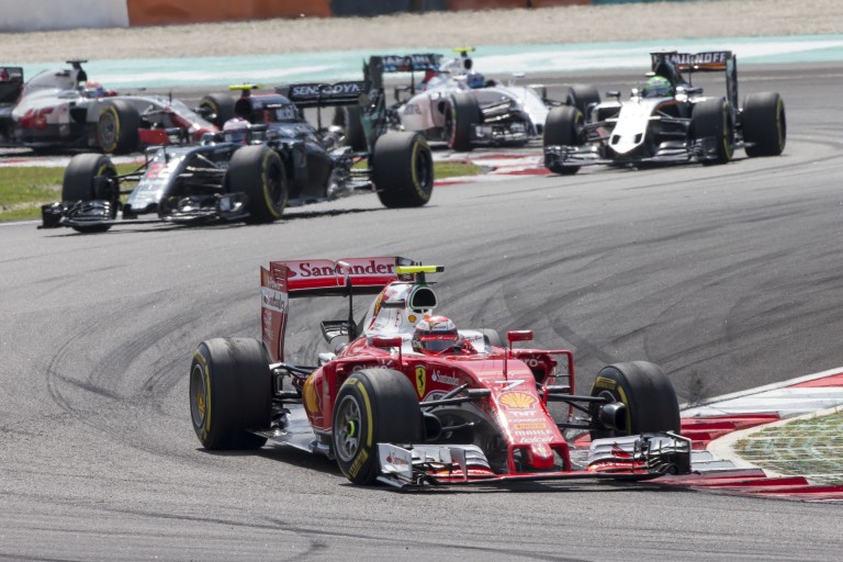 Ferrari: amatőr hiba, bennhagyott szerszám az autóban? A csapat tagad