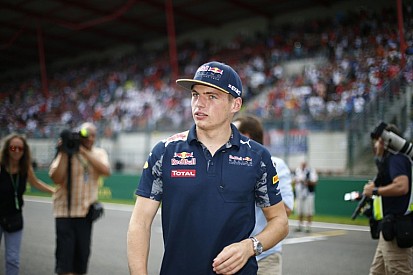 Verstappen: „Ezek után sem fogok változtatni a vezetési stílusomon”