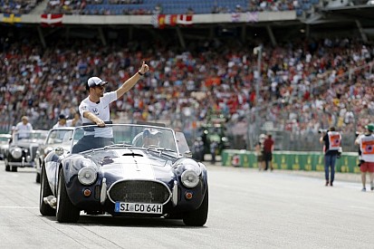 Button: „Végre mindenre lesz időm, de még versenyezhetek is, a Forma-1-ben is”