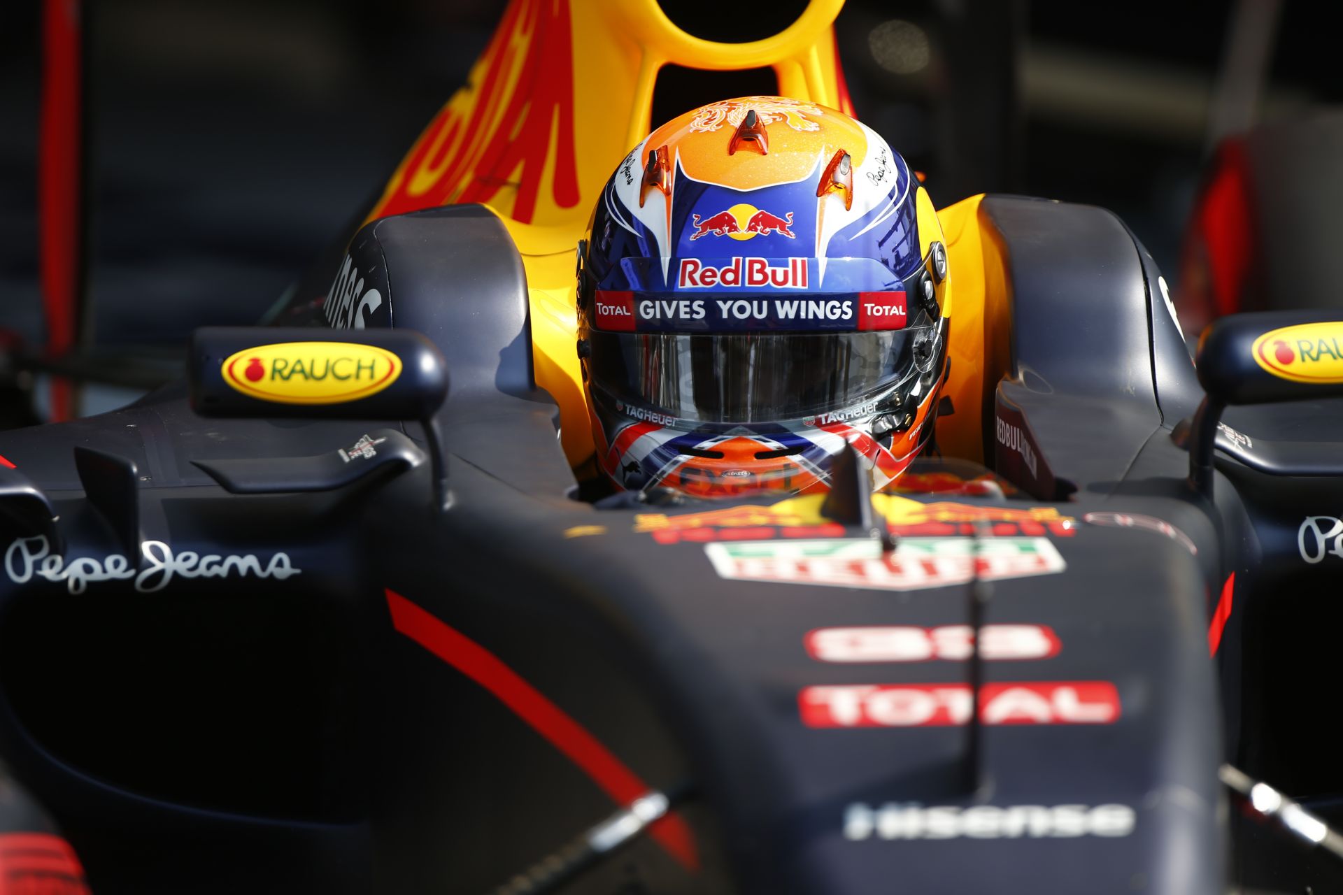 Red Bull: „Nincs okunk beszélgetni Verstappennel, ő egy más kaliber, mint volt Schumacher és Senna is”