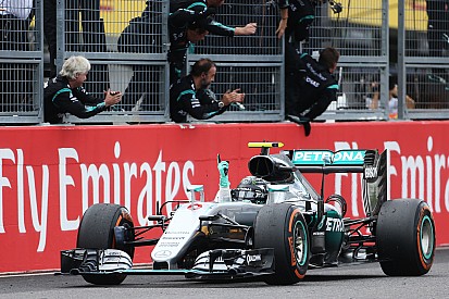Rosberg celebra el éxito, pero se mantiene enfocado en el título