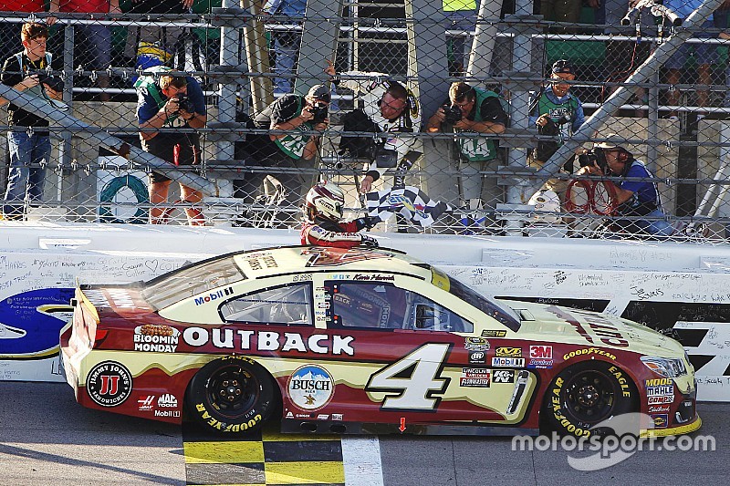 NASCAR: Kevin Harvick dank Kansas-Sieg eine Chase-Runde weiter