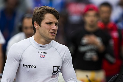 King debutará en los libres de Austin con Manor