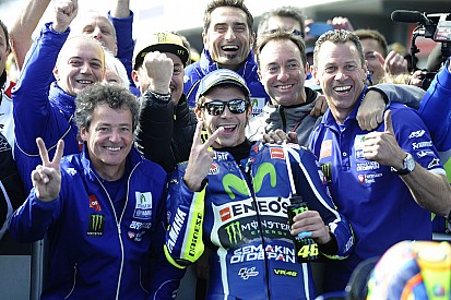 Valentino Rossi: Nach Blick aus dem Fenster am Morgen glücklich